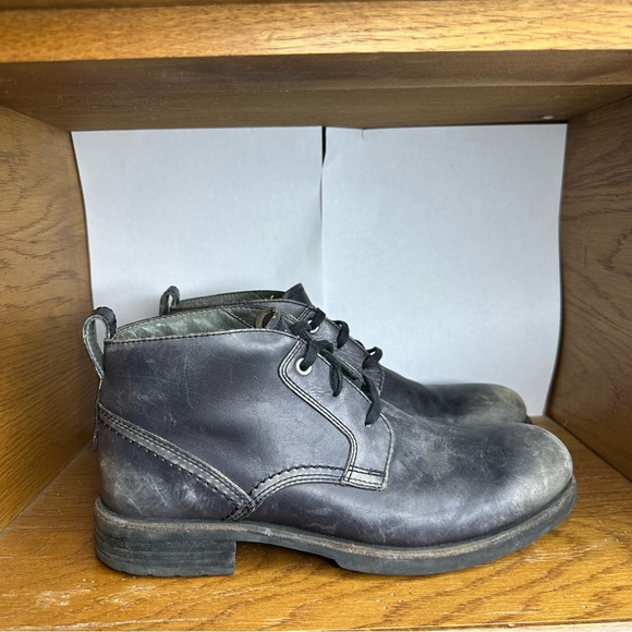 UGG Dark Gray Leather Chukka Boots 9 - Picture 1 of 7